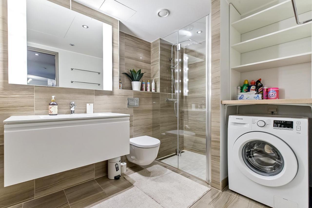 Luxuriously Furnished, Spacious Rotermanni Jewel Tallinn Exterior foto