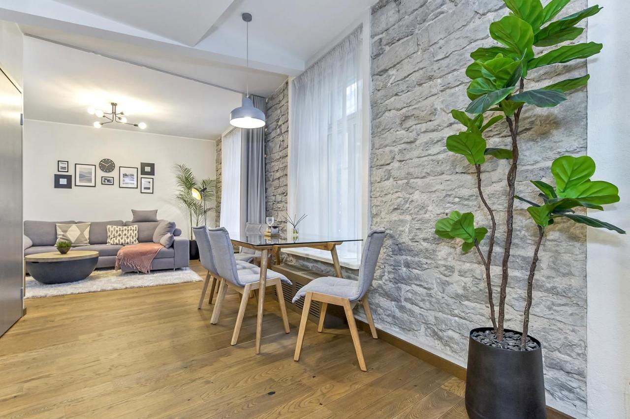 Luxuriously Furnished, Spacious Rotermanni Jewel Tallinn Exterior foto
