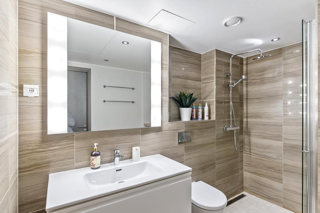 Luxuriously Furnished, Spacious Rotermanni Jewel Tallinn Exterior foto